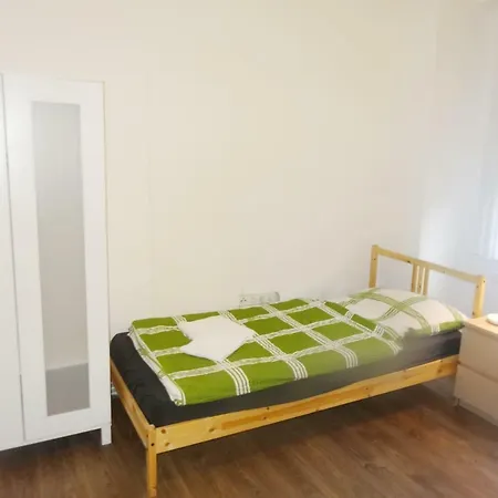 Apartment Frechen شقة *